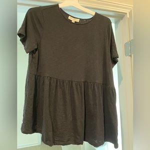 Jessica Simpson maternity top